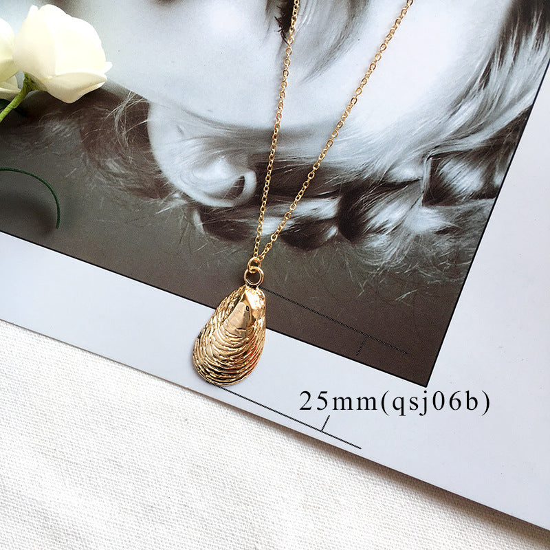 New Fashion Gold Alloy Necklace for Women - Model Conch Pendant Necklace, Summer Jewelry, Starfish Necklace