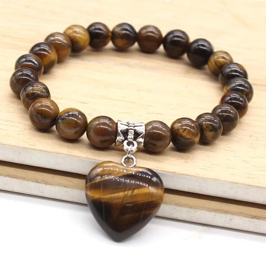 This elegant amber crystal bracelet adds a warm and sophisticated glow, perfect for adding a touch of vintage charm and natural beauty to any outfit