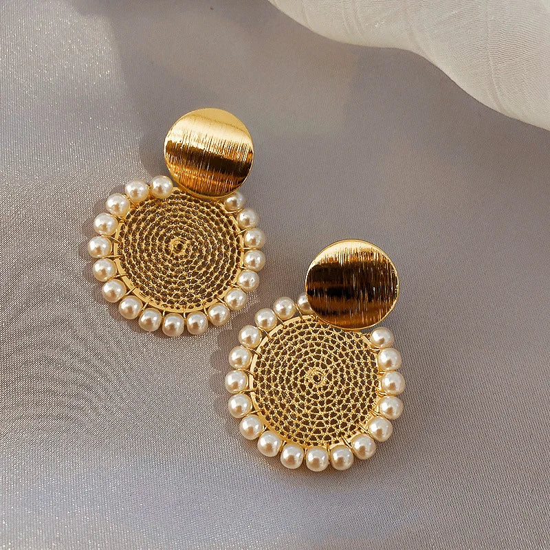 Fashion Jewelry-Accessories Geometry Hollowed Out Circular Pearl Earrings Temperament Tonghua Earrings