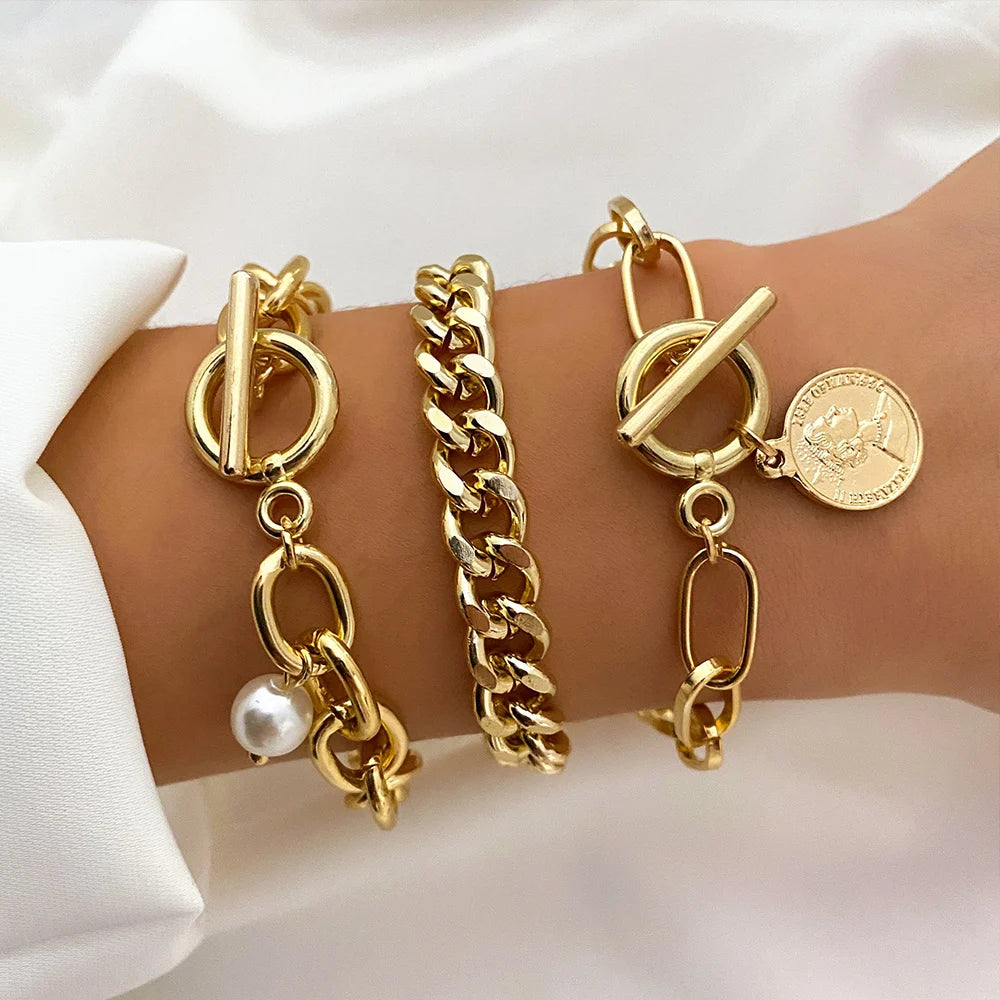 Golden Cuban Link Chain Bracelets On the Hand Exaggerated Thick Chain Coin Pendant Bracelet for Women Fashion Jewelry