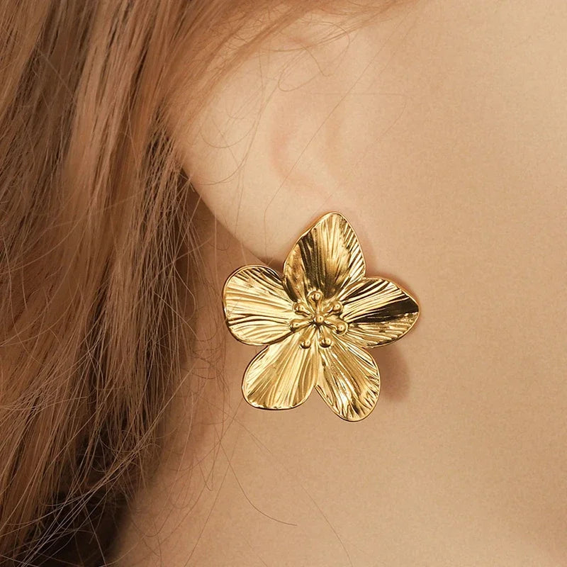 Stylish Vintage Flower Stud Earrings Premium 18k Gold Plated Stainless Steel For Women