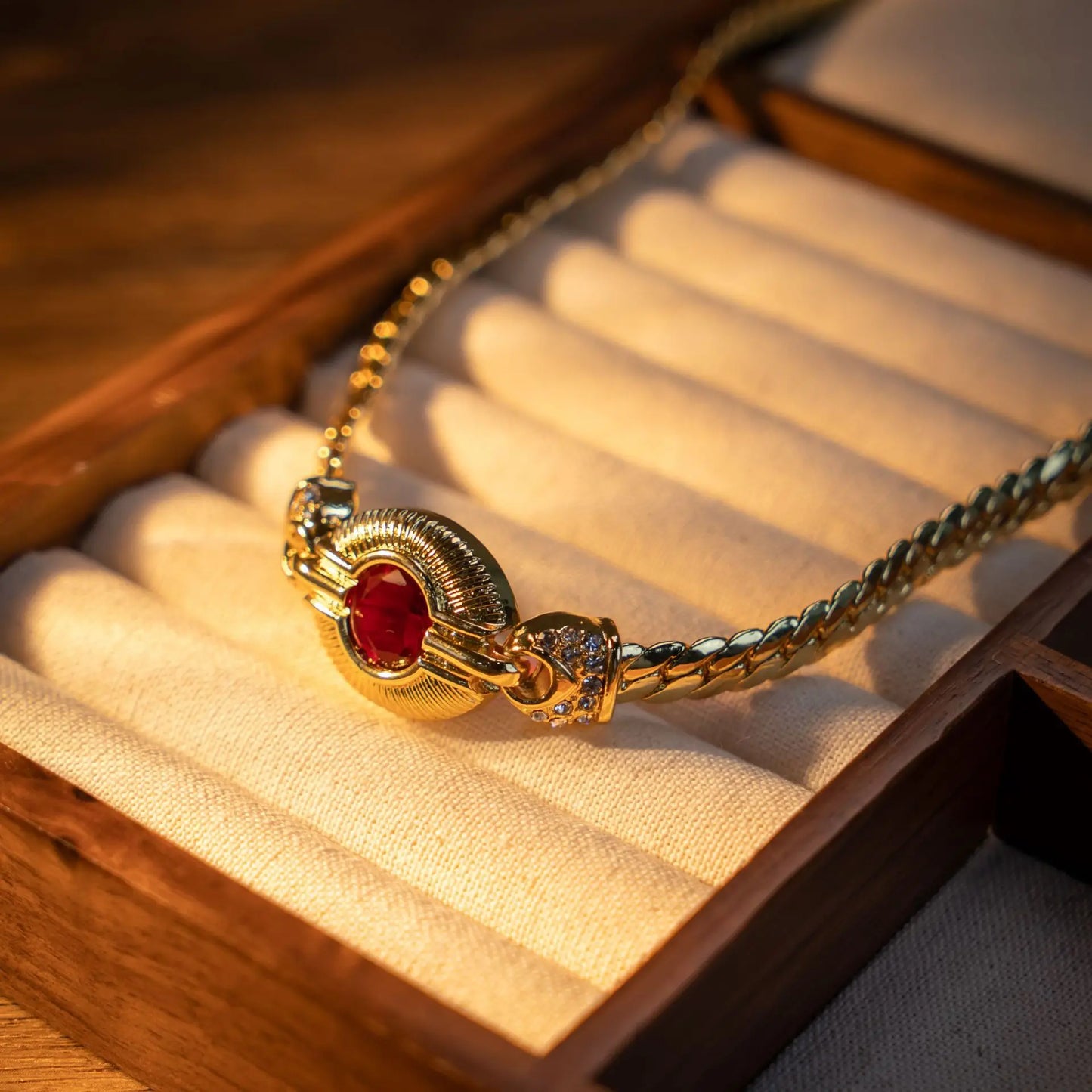 Vintage Western antique red stone copper gold plated earrings French simple high sense bracelet necklace set