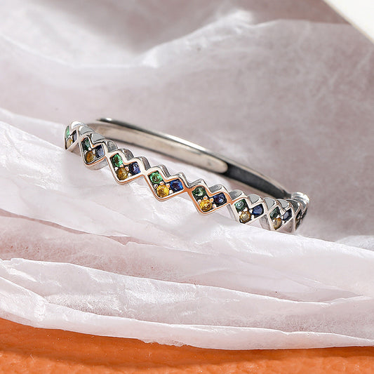 Crafted for versatility, this open silver ring with zirconia adds a subtle sparkle to any look